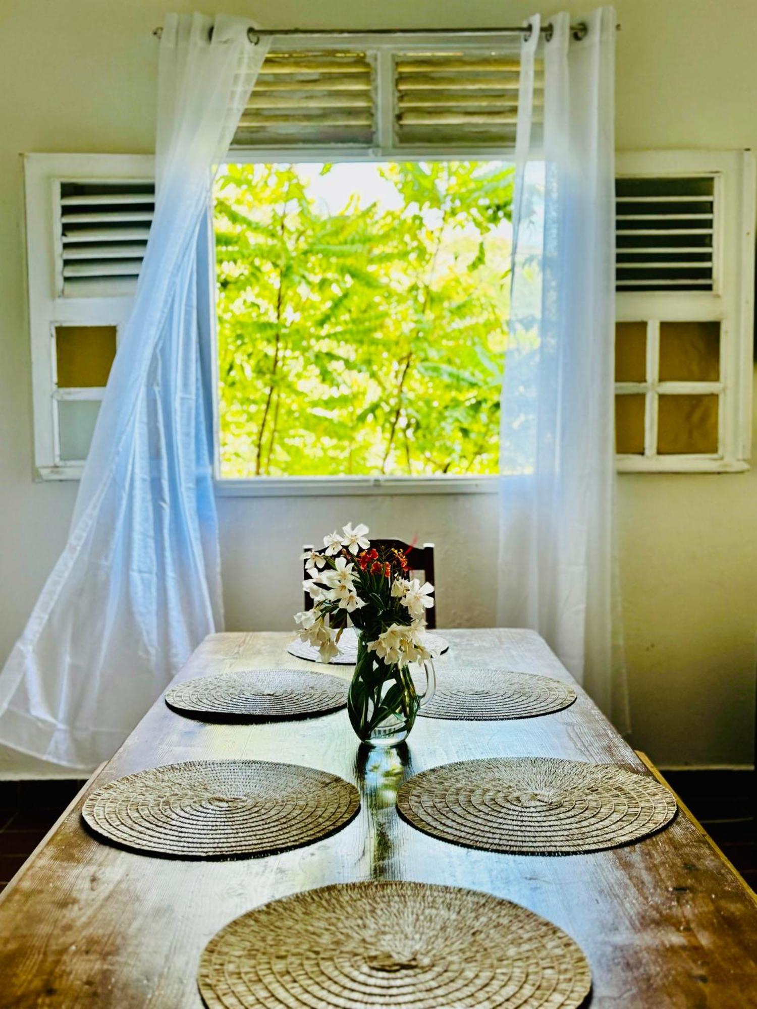 <Casa Colibri> La Desirade Apartment Les Galets Bagian luar foto